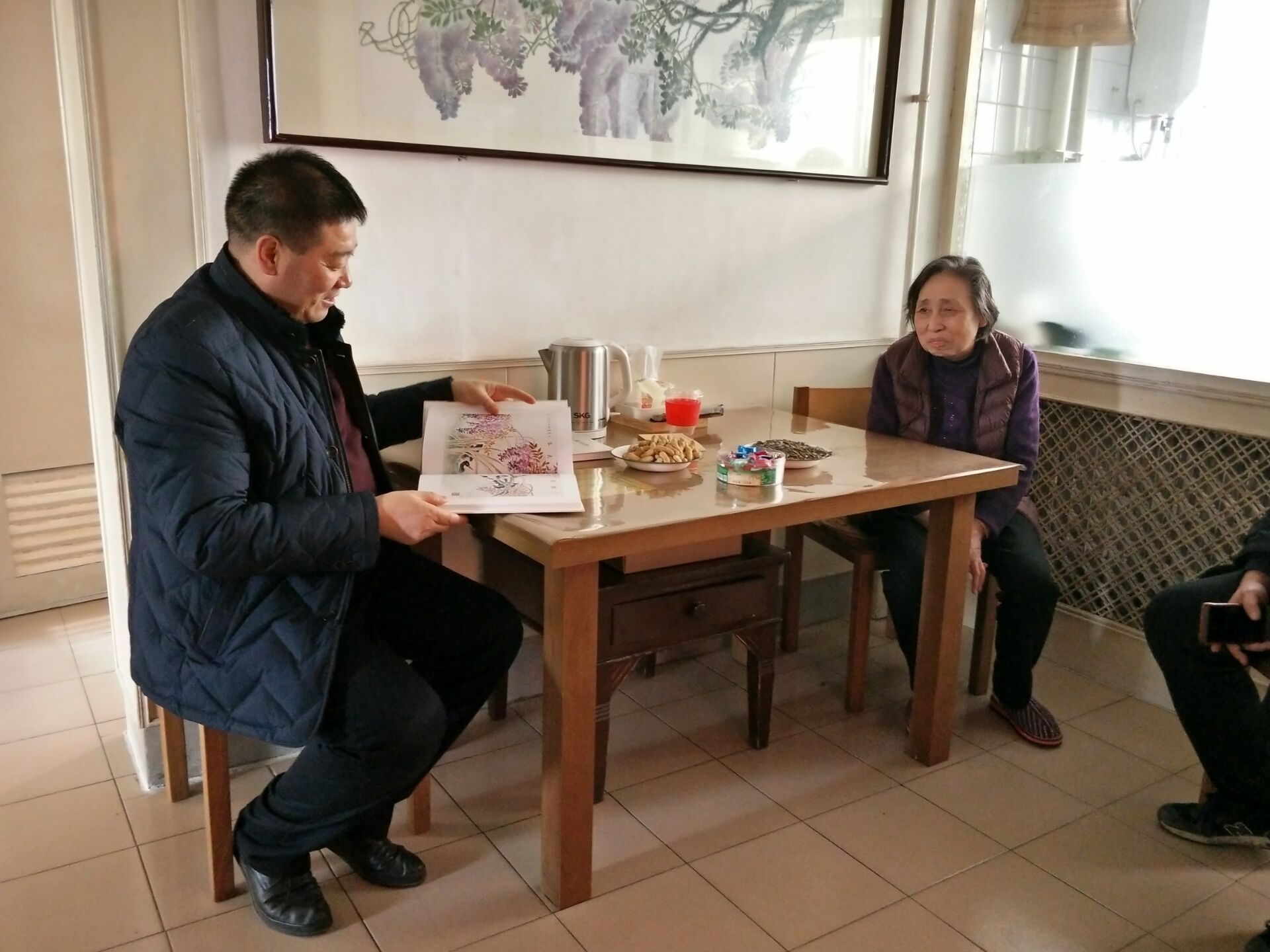 1517901417107738.jpg 慰问老干部2.jpg