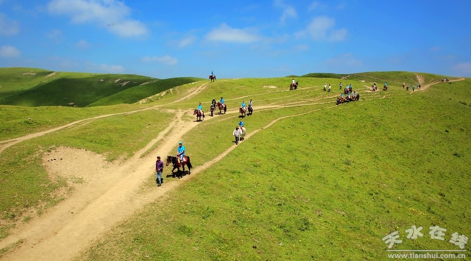 瓦泉峪古坡草原1.jpg 瓦泉峪古坡草原1.jpg