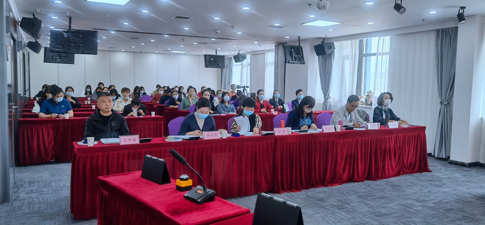 比赛评委.jpg 比赛评委.jpg