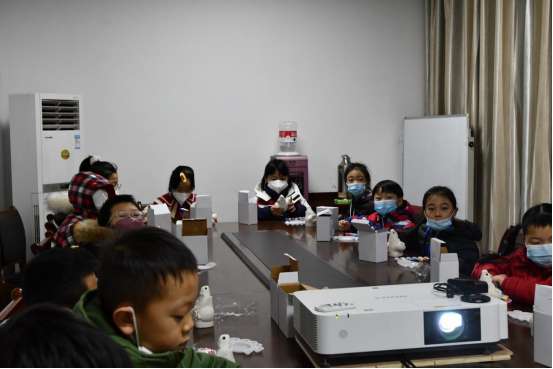 2023.1.8 京戏扮兔爷国粹闹新春——天水民俗博物馆开展新年摆件制作社教活动837.png 2023.1.8 京戏扮兔爷国粹闹新春——天水民俗博物馆开展新年摆件制作社教活动837.png