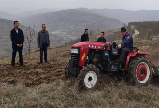 清水县科技局扎实开展帮扶村春耕生产帮扶工作123.png