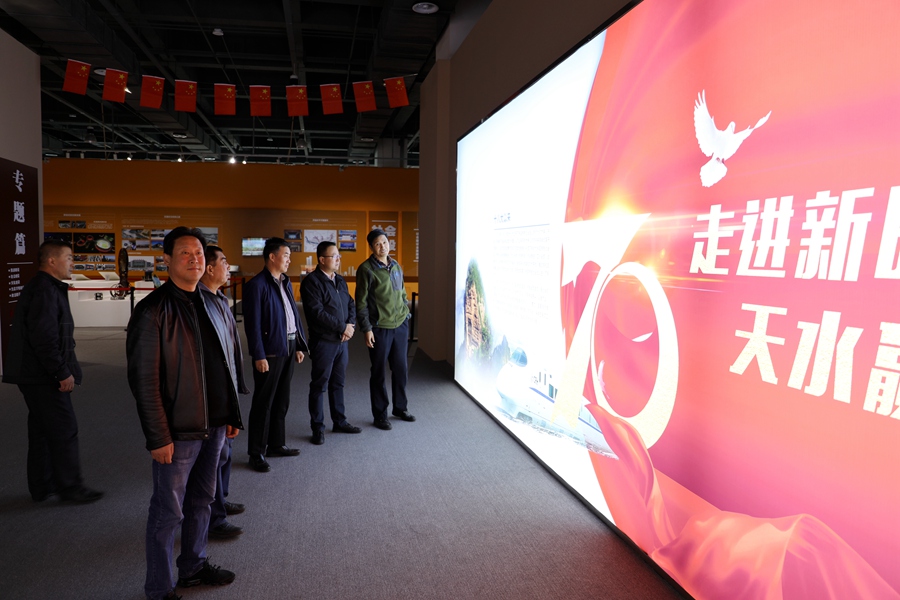 Canon EOS 5D Mark IV2.jpg