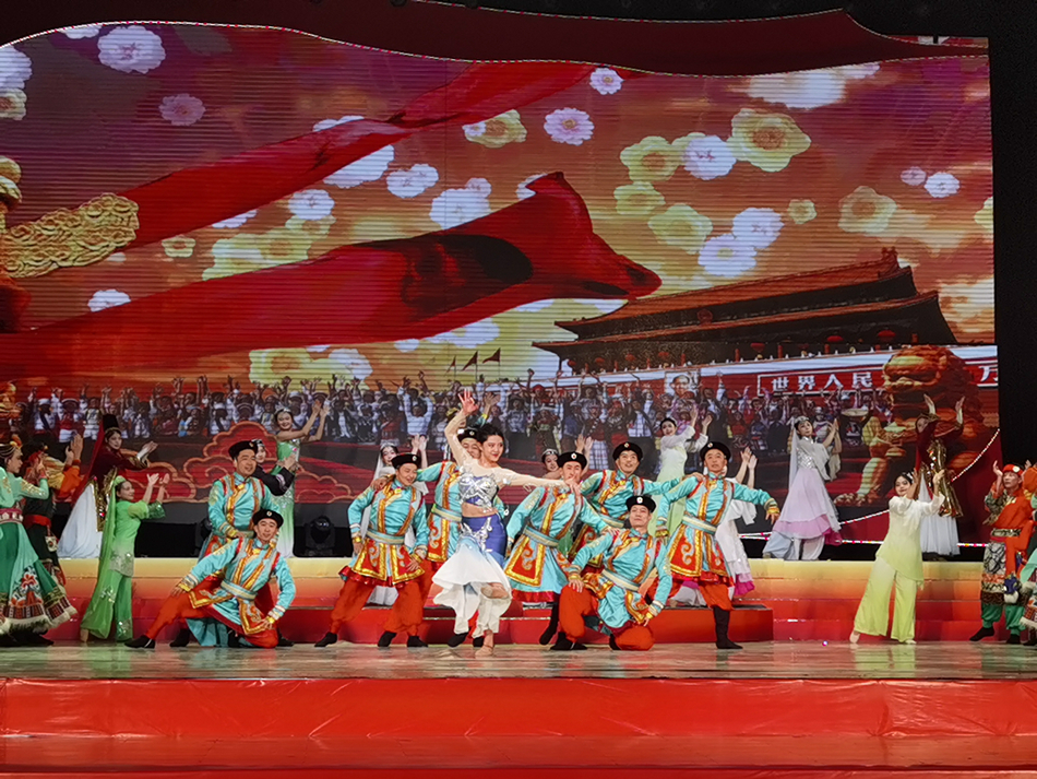 11歌舞《五十六个民族心向党》.jpg 11歌舞《五十六个民族心向党》.jpg