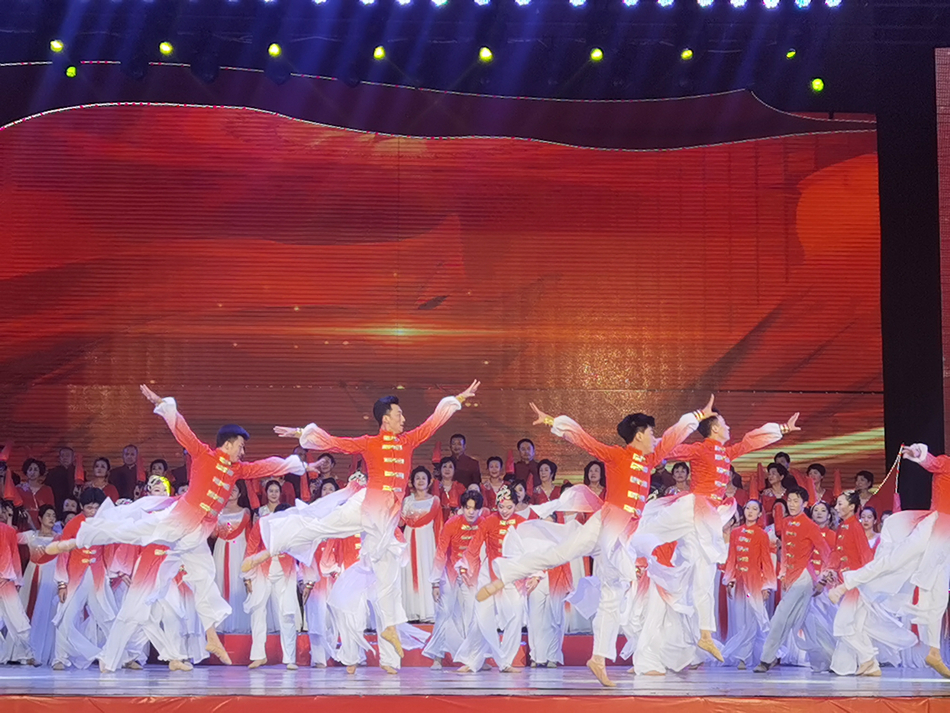 2情景合唱《领航新时代》.jpg 2情景合唱《领航新时代》.jpg