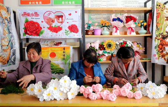 清水:编织“绒”耀之花 创造致富之路183.png