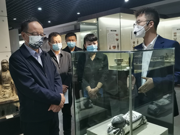 图四.jpg 图四.jpg