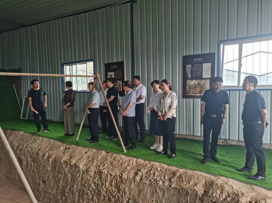 张家川马家塬遗址调研.jpg 张家川马家塬遗址调研.jpg