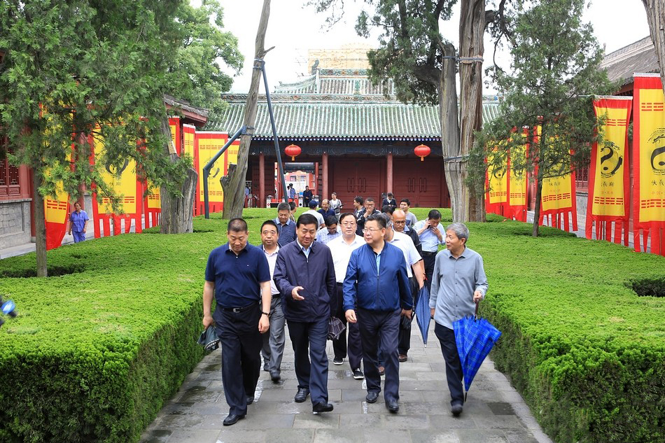 1529296152101301.jpg 180618025291068fe7f5b168d1.jpg