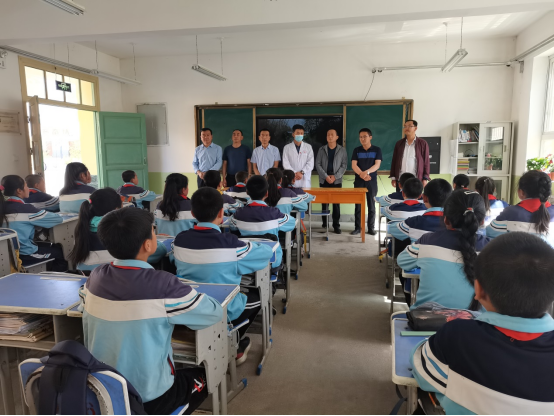 为党旗添光彩 为群众办实事,县科技局协同天津市眼科医院专家开展“进校园关爱学生眼健康”活动195.png