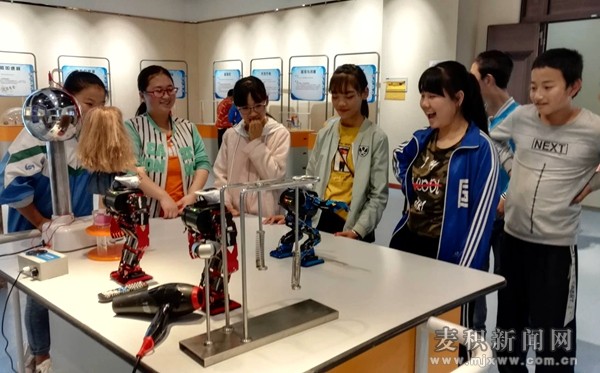 1513739984950916.jpg 321745004.jpg