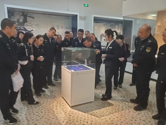 天水市文化市场综合行政执法队党支部联合甘肃大地湾文保所党支部开展主题党日活动477.png 天水市文化市场综合行政执法队党支部联合甘肃大地湾文保所党支部开展主题党日活动477.png