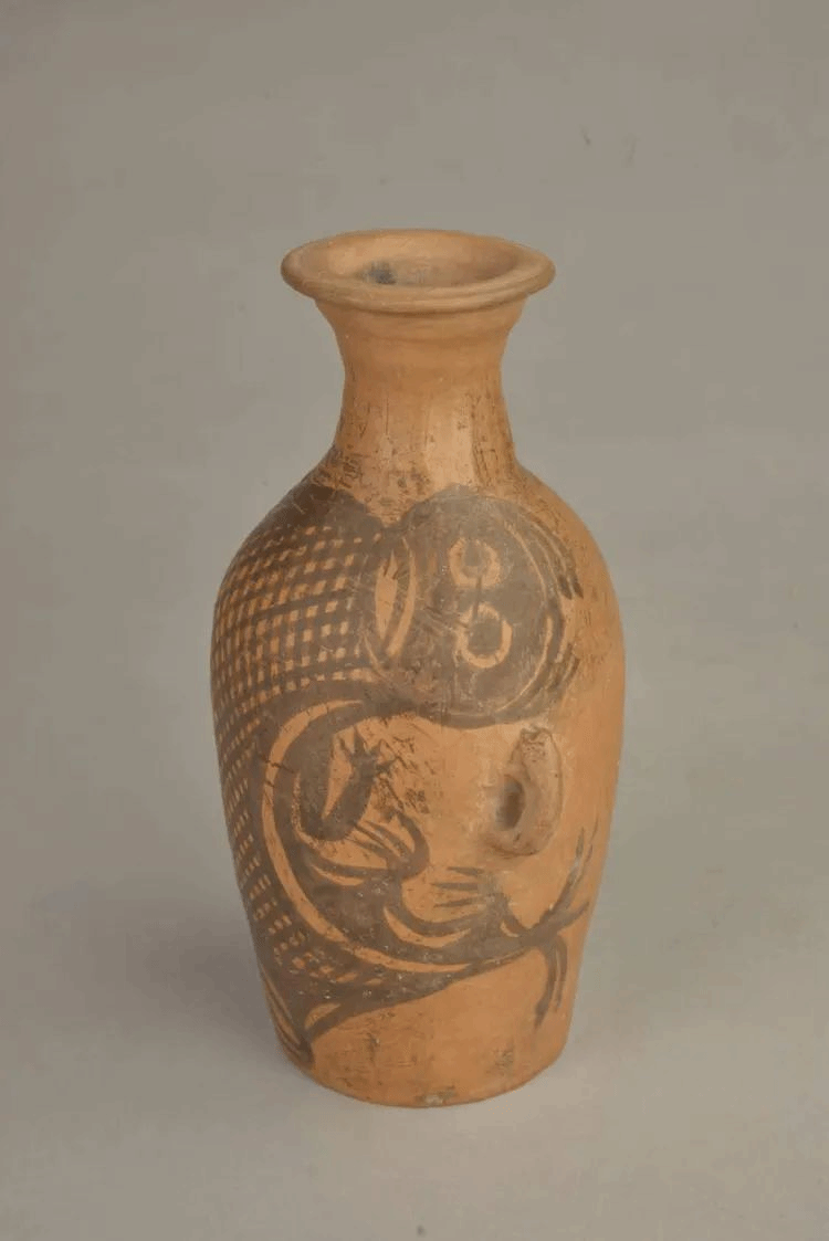 石岭下文化鲵鱼纹彩陶瓶原始龙雏形|鲵鱼纹彩陶瓶文