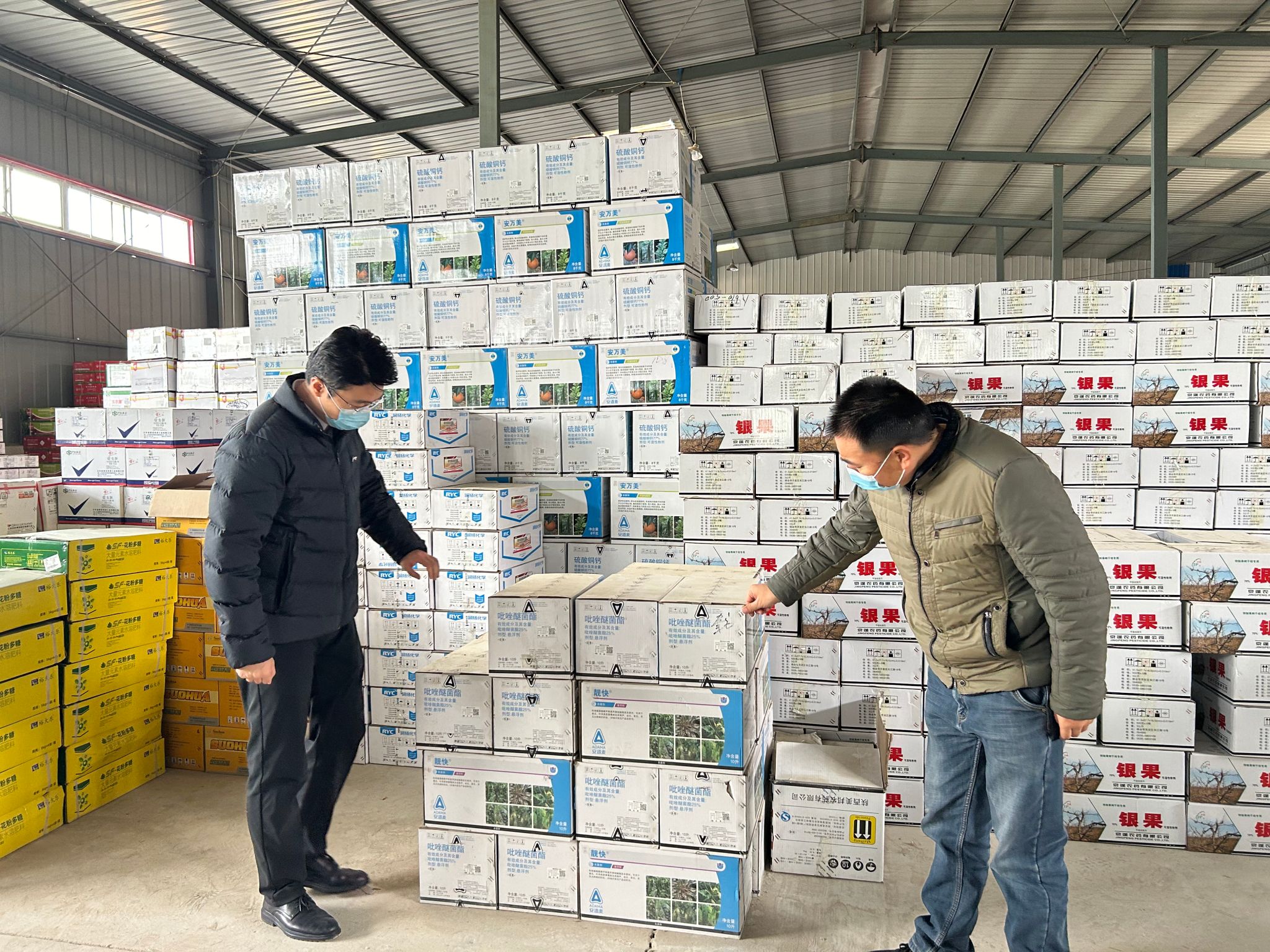 天水市农业农村局督导春节前农药安全工作