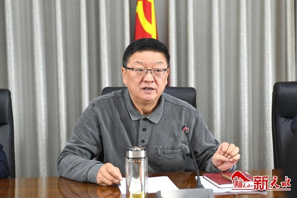 座谈会上,市委常委,副市长张宇晶介绍了天水市现代化产业体系建设情况