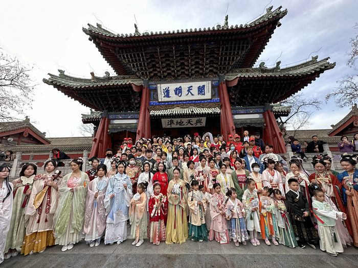 汉服华韵.jpg 汉服华韵.jpg