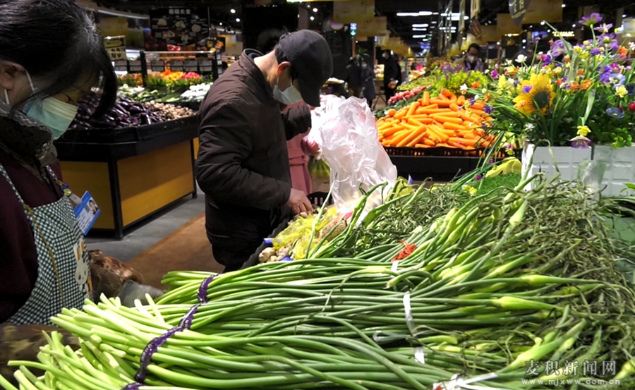 麦积区:疫情防控不放松 复工复产稳推进3.jpg