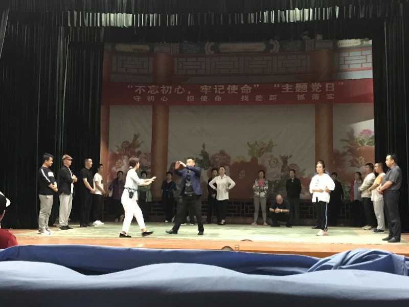 1560841983693198.jpg 《麦积圣歌》排练中.jpg