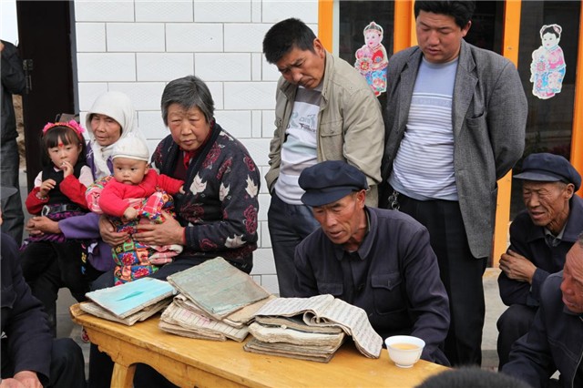 1552984413717684.jpg 河西宝卷国家级代表性传承人代兴位在宣卷.jpg