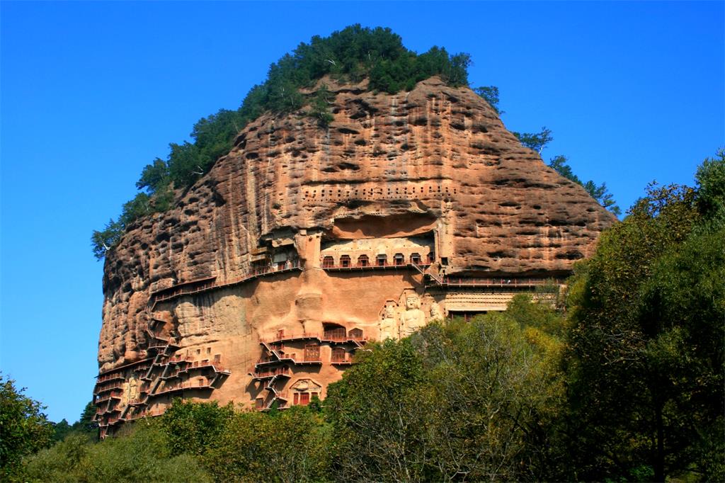 麦积山石窟.jpg 麦积山石窟.jpg