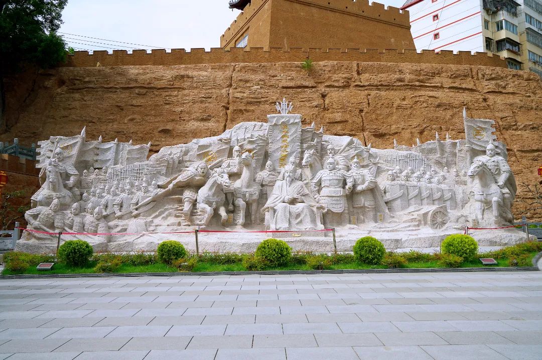 9-风云雕塑.jpg 9-风云雕塑.jpg