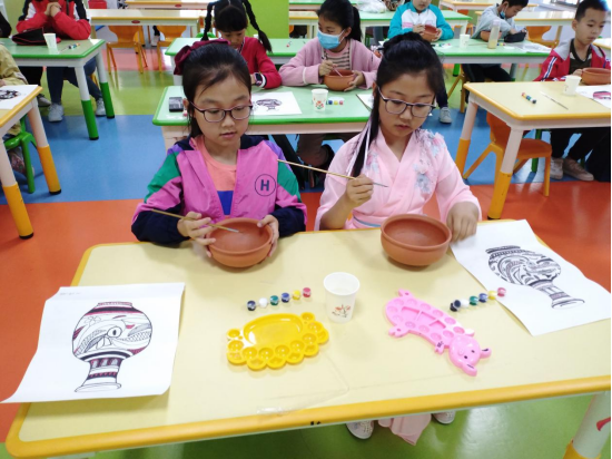 5.18国际博物馆日|麦积区博物馆举办“博物馆里的彩陶梦——素彩陶绘制”主题社教活动870.png