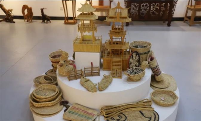 三编麦秆画1.jpg 三编麦秆画1.jpg