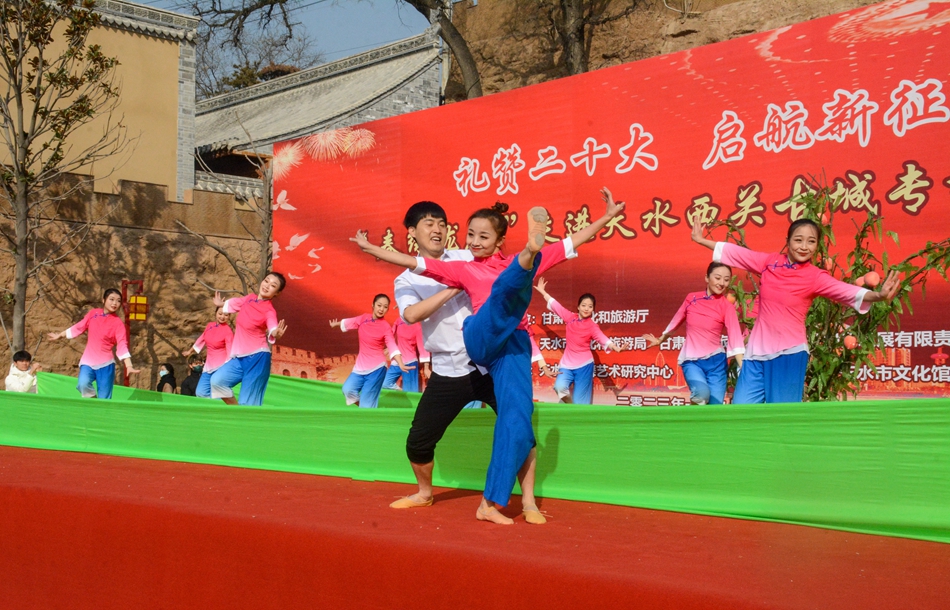 5双人舞《致富路上蜜桃甜》.jpg 5双人舞《致富路上蜜桃甜》.jpg