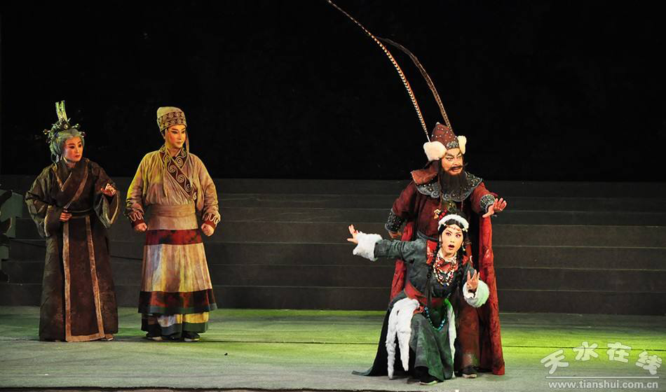 1549440757626241.jpg y1.jpg