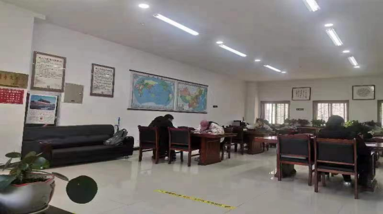 张家川春节假期前来图书馆的读者络绎不绝396.png 张家川春节假期前来图书馆的读者络绎不绝396.png