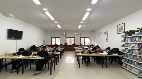 张家川春节假期前来图书馆的读者络绎不绝109.png 张家川春节假期前来图书馆的读者络绎不绝109.png