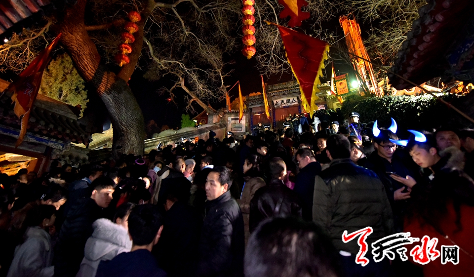 1499224174114313.jpg 天水玉泉观2017年上九朝观场面何止是“厉害了”.jpg