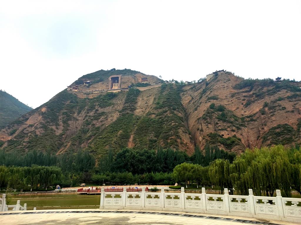 大像山.jpg 大像山.jpg