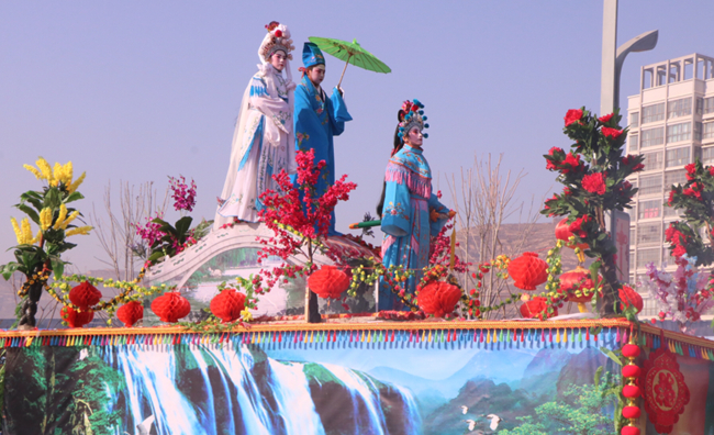 民俗节目表演.jpg 民俗节目表演.jpg