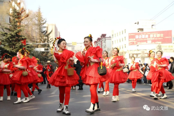 玉兔迎春庆佳节 秧歌祈福闹元宵356.png