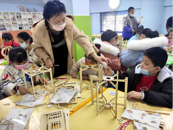 麦积区博物馆开展花灯制作主题社会教育活动730.png 麦积区博物馆开展花灯制作主题社会教育活动730.png