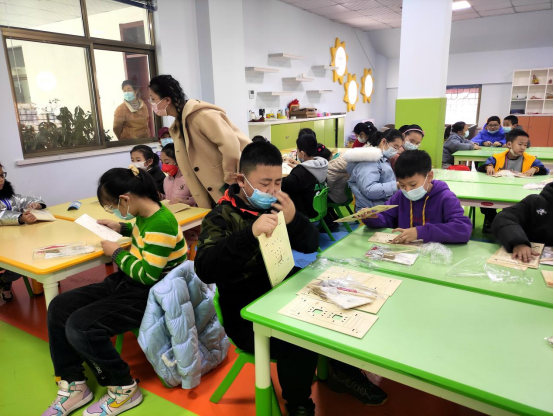 麦积区博物馆开展花灯制作主题社会教育活动732.png 麦积区博物馆开展花灯制作主题社会教育活动732.png