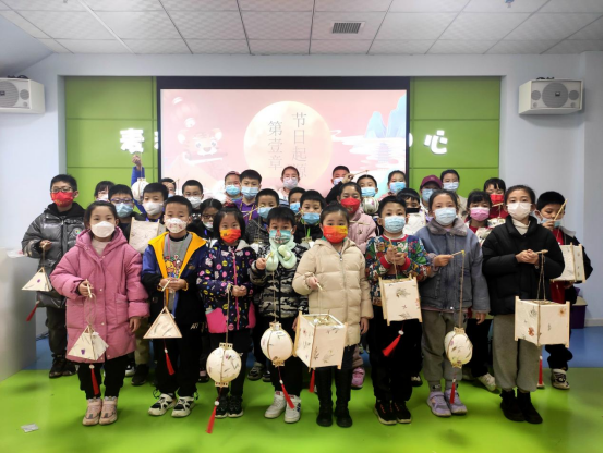 麦积区博物馆开展花灯制作主题社会教育活动733.png 麦积区博物馆开展花灯制作主题社会教育活动733.png