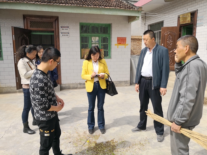 查看村卫生室 (14).jpg