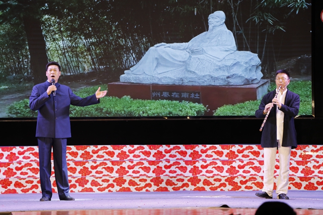 《秦州杂诗》朗诵:曹文成 萧演奏:靳振彪.jpg 《秦州杂诗》朗诵:曹文成 萧演奏:靳振彪.jpg