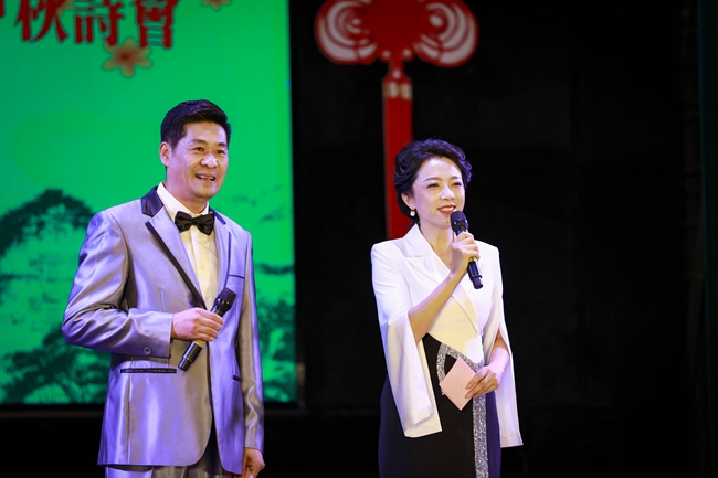 主持人:曹文成 张丹.jpg 主持人:曹文成 张丹.jpg