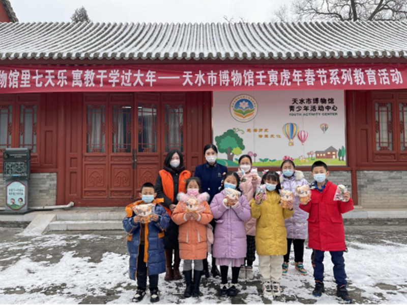 【大年初七】天水市博物馆开展“云鬓花颜,巧制花胜”社教活动2045.jpg 【大年初七】天水市博物馆开展“云鬓花颜,巧制花胜”社教活动2045.jpg
