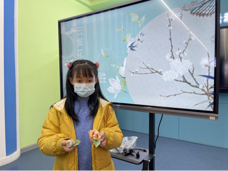 【大年初七】天水市博物馆开展“云鬓花颜,巧制花胜”社教活动2046.jpg 【大年初七】天水市博物馆开展“云鬓花颜,巧制花胜”社教活动2046.jpg