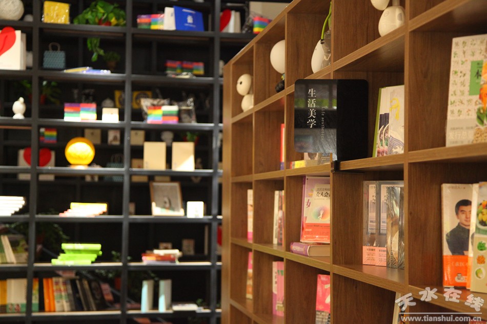 1513736968226562.jpg 2.jpg