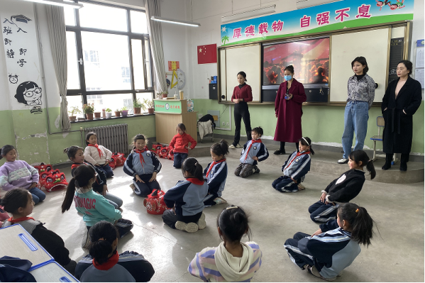 文化艺术进校园 走进山丹中小852.png 文化艺术进校园 走进山丹中小852.png