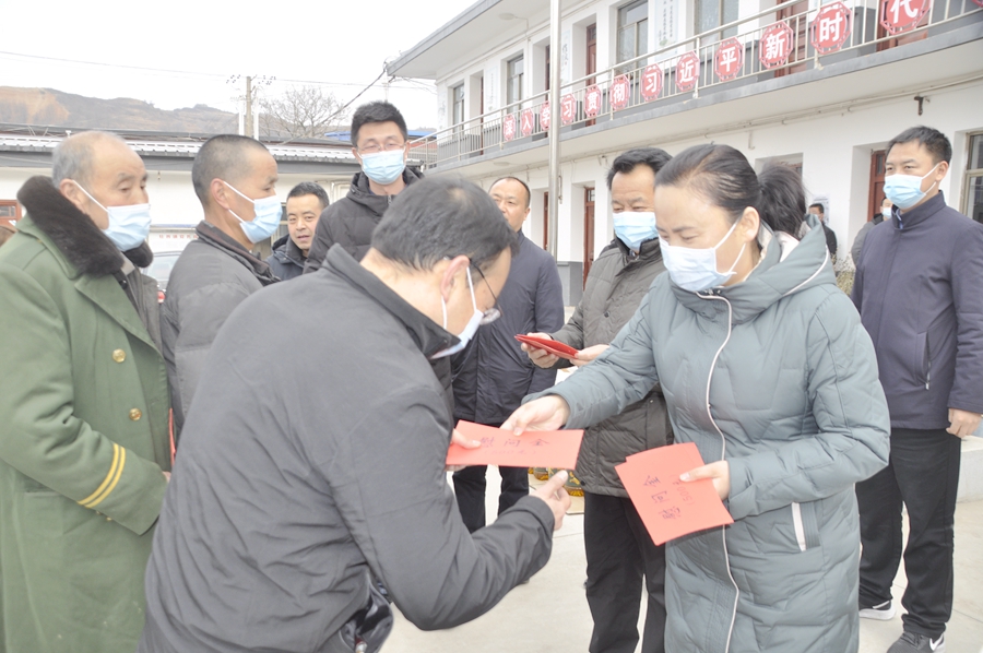 兰雪艳慰问 (4).JPG