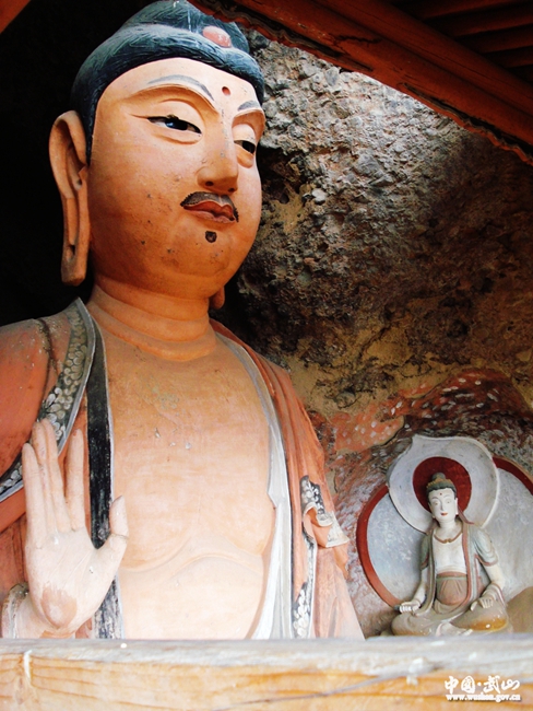 2木梯寺石窟大佛.jpg 2木梯寺石窟大佛.jpg