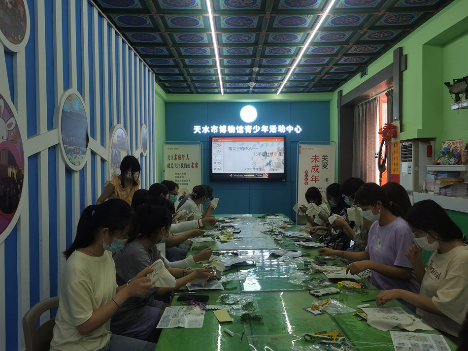 刺绣社教.jpg 刺绣社教.jpg