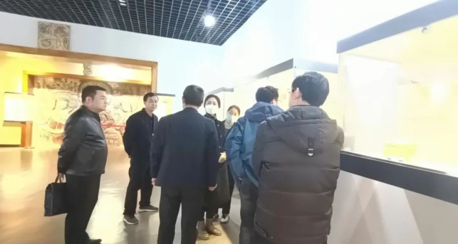 天水市文物保护和考古研究中心主任一行来武山县博物馆开展文物初步鉴定工作313.png