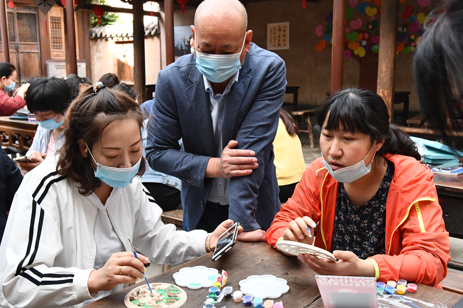 传统木饰垫染技艺3.jpg 传统木饰垫染技艺3.jpg