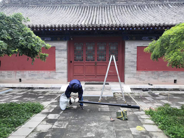 1维修忠义祠路灯.jpg 1维修忠义祠路灯.jpg